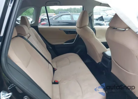 2019 Toyota Rav4 Le z USA, uszkodzony, nr VIN JTMF1RFV6KD016360